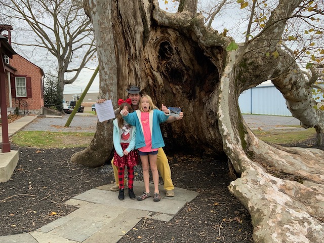 Mike & Girls in the Tree1